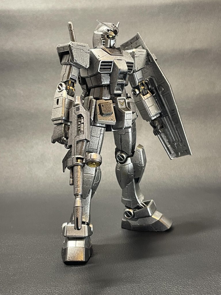 ガンダリウムガンダムが発売されたとき、このガンダムの事を思い出しました。