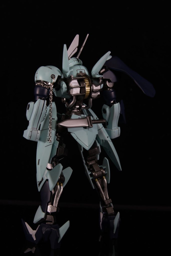 背中の短剣は、SD AGE-1のスパローのシグルブレイドを使っています。