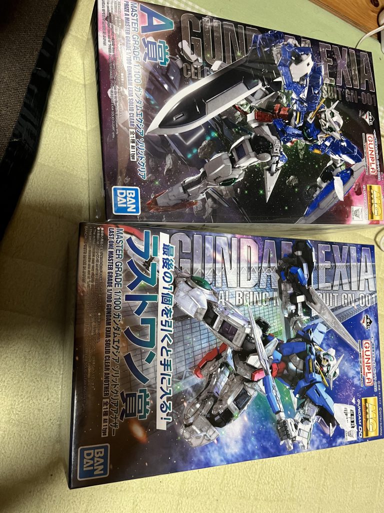 クリアパーツとわけて組みました。