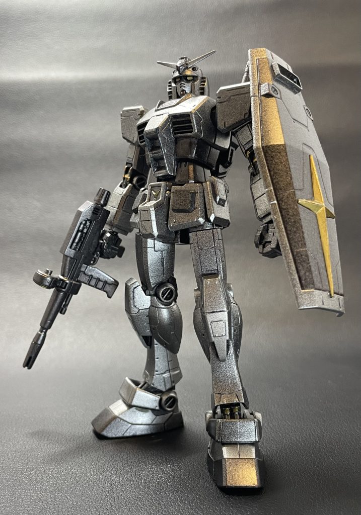 ガンダムの立たせ方ってすごく難しくないですか？どれが正解かわからなく大分たくさん撮りました。