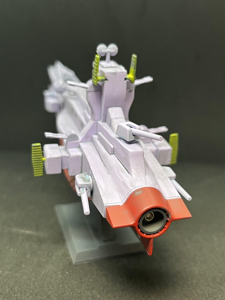 背面は推進器のところにブースターを追加して、真ん中に金属パーツを仕込んでみました！