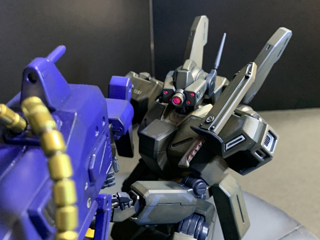 制作時にコンロイジェガンとほとんど同じ見た目のプレバンMG D型ジェガンの存在を知りましたが、中古価格が高くて買えませんでした。