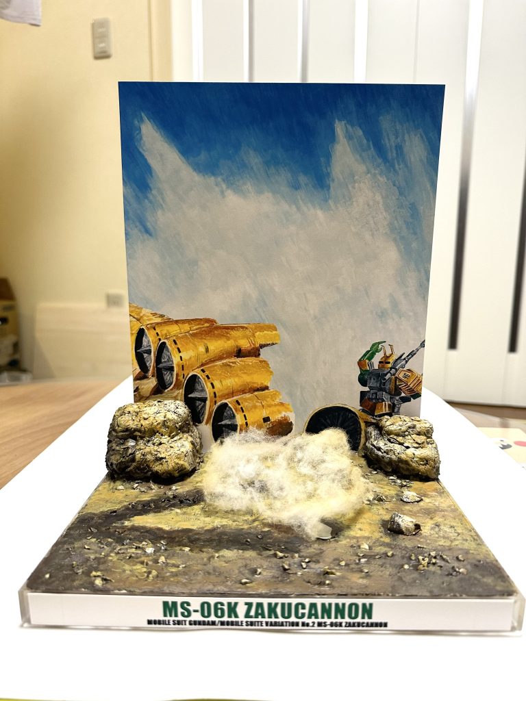 地面も作ってジオラマにしました。左足を磁石で固定できるようにしています。塗るまで不安でしたが地面の感じは気に入っています。