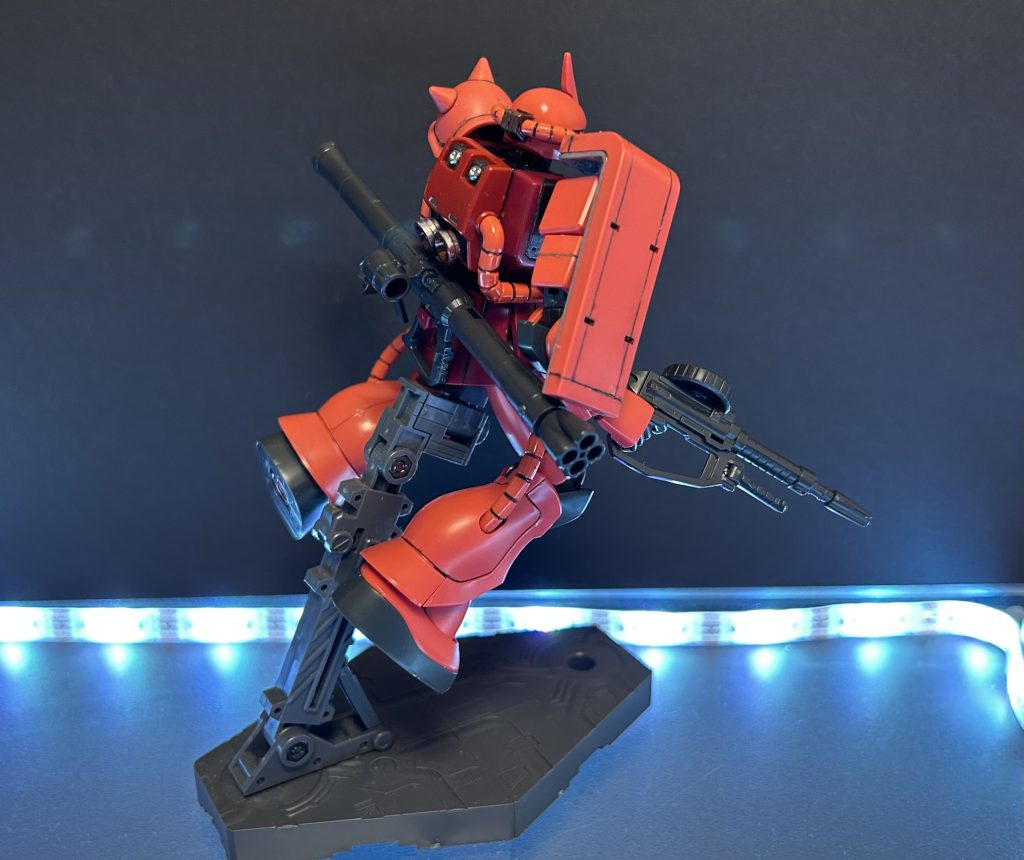 HGCEシャア専用ザクⅡ–4枚目/制作者：ペーぺーモデラー