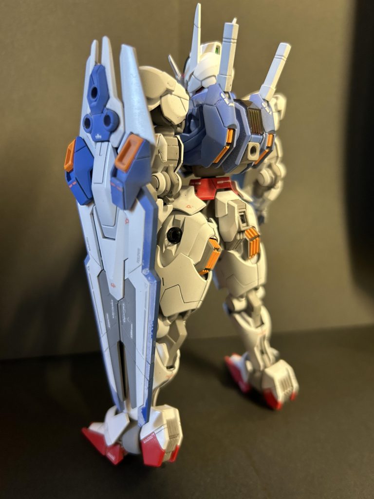 シールド真っ白けバックパックも真っ白け