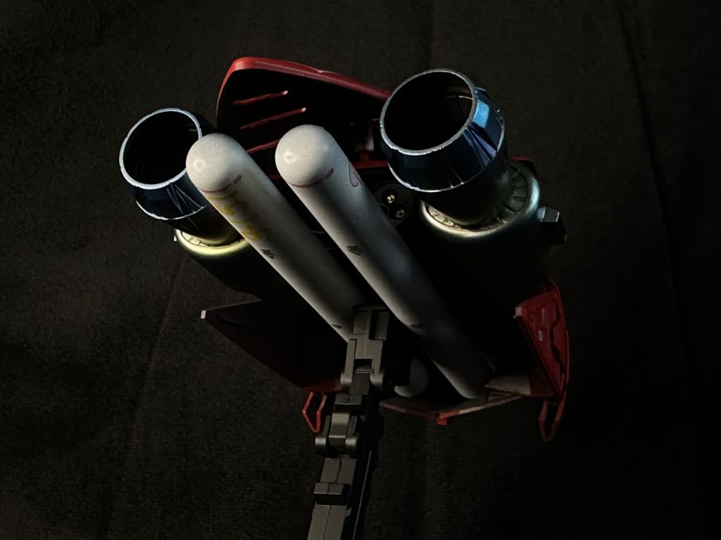 下部も塊感と説得力を持たせられるように増槽(プロペラントタンク)を追加しボリュームを持たせました。