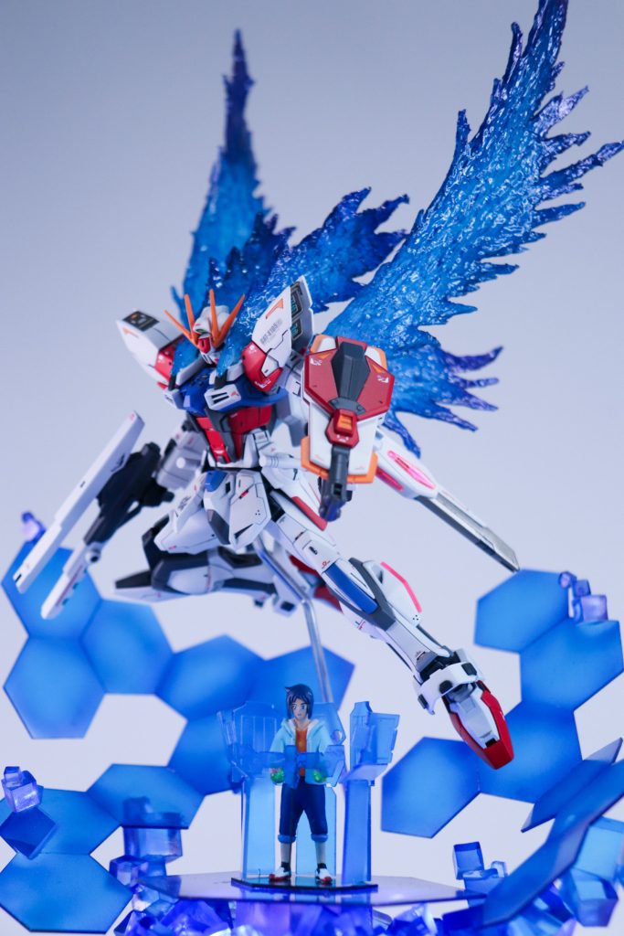 イメージとしてはイオリ・セイがビルダーとしてではなくファイターとしてスタービルドストライクを駆る姿を表現してみました