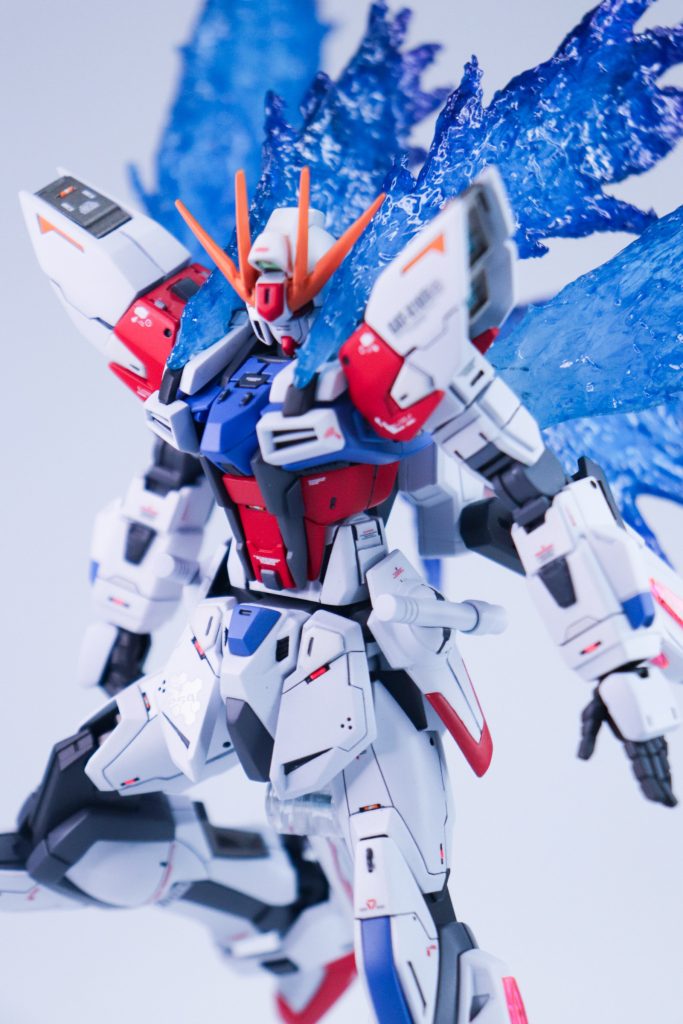 スタービルドストライクはかなり好きな機体なので作るならきちんとしたものをと思っていたら3ヶ月かかってました💦