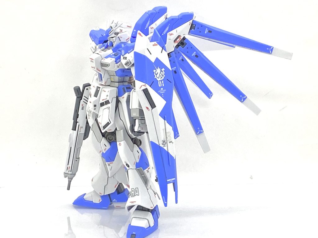 旧MGで公式設定化された時の設定画風のポージング。素立ちは膝を改修したから悪くないと思います。