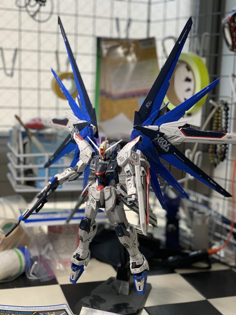 数年前にパチ組、墨入れ、デカールくらいで終わらせてたんですがキラ・ヤマトくんが「この前のEx-sみたいに俺のフリーダムもかっこよーしてくれや」って言うたかどうかはさておきw