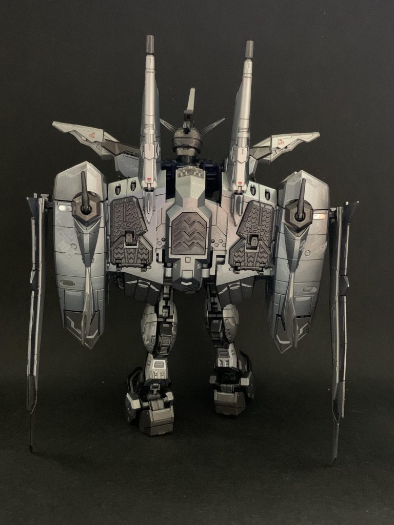 こちらも基本色はメタリック系のディアクティブモードカラーです。