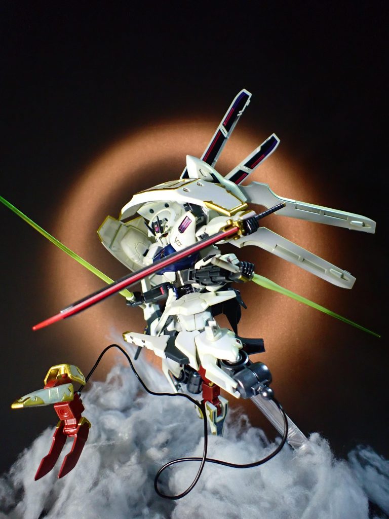 黒ワイヤーは市販の硬めの物に交換しています。