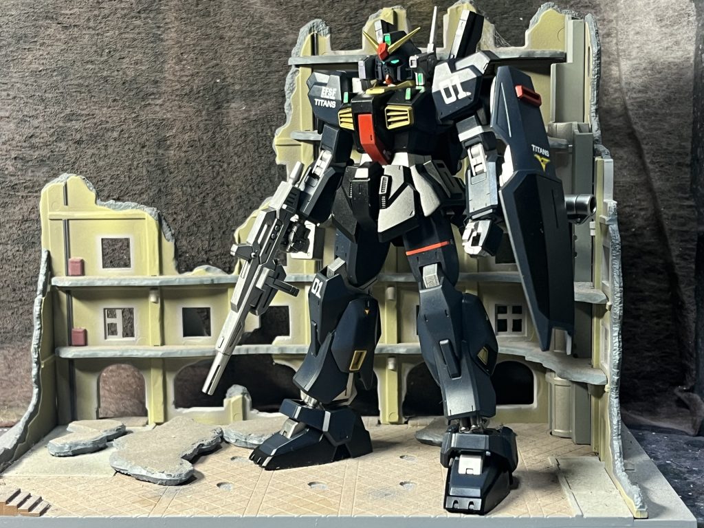 黒いガンダム–2枚目/制作者：Yushi