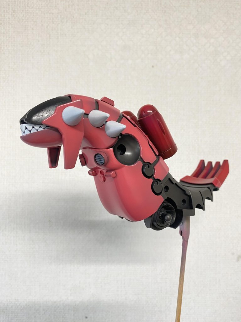 基本塗装完了、組み立て。ここだけ見ると完全にアカン生き物……