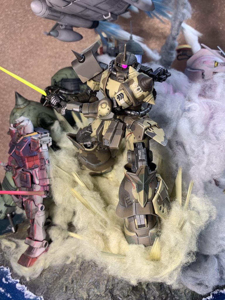 エグバ機は迷彩デカールを貼る胆力がなかったので塗装しています。