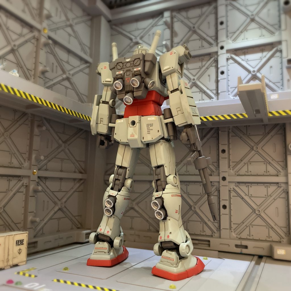 バックショット脚部スラスターはジムインターセプトカスタムのモノを使用。