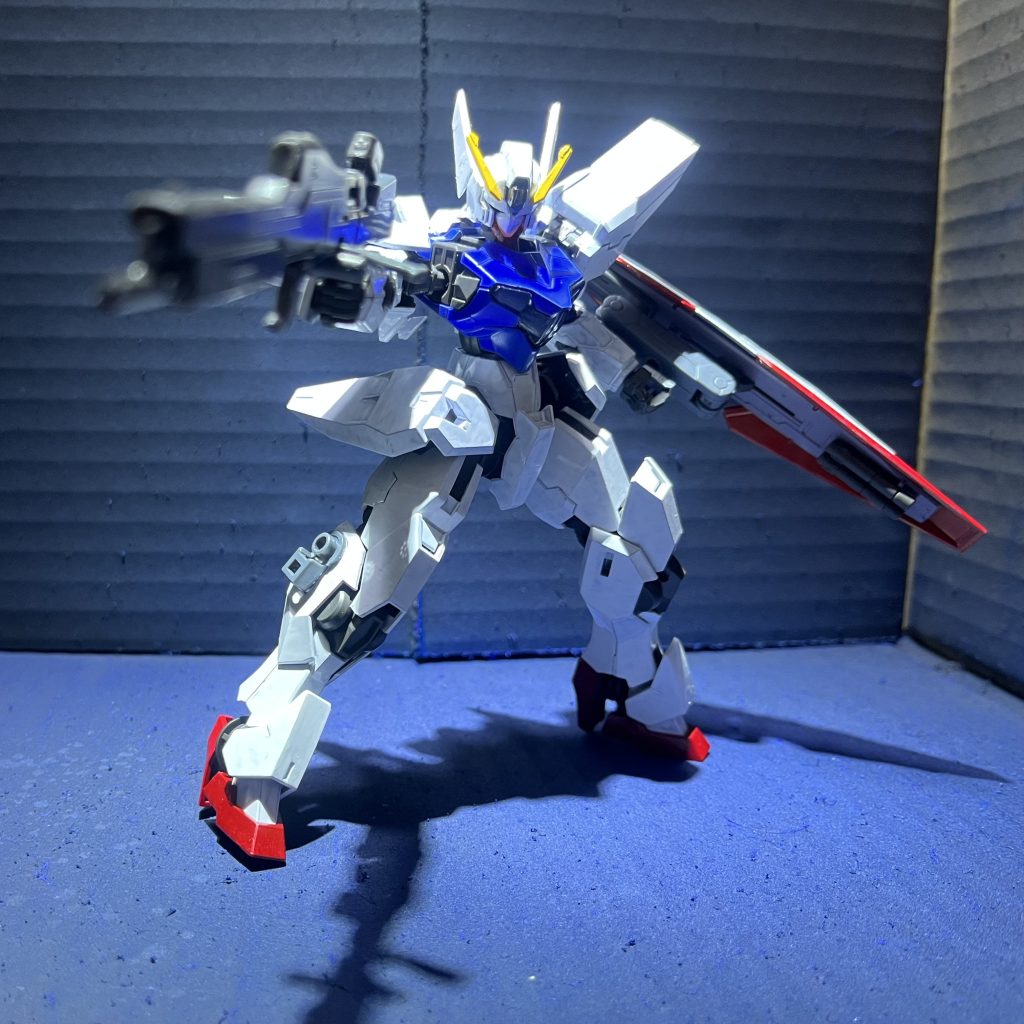 ガンヴォルヴァの箱絵と似たアングルで1枚。以下は製作工程です。