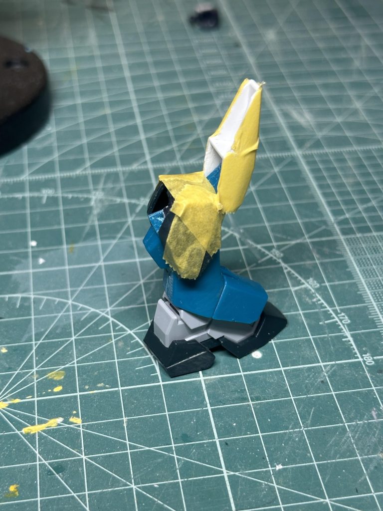 脚部の追加改造ハルートの膝パーツを使ってます