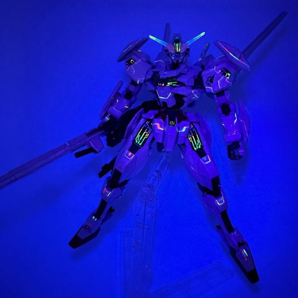 HG　ガンダムキャリバーン　レインボー発光版