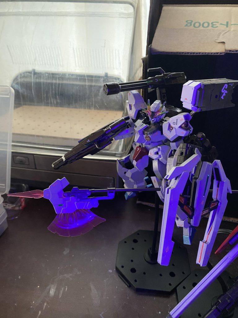 かなりの武装盛り盛りですが、シンデレラエクスプレスからかなりの完成していたパーツをぶんどって来たので、そこまで手間は掛かりませんでした。取られたシンデレラエクスプレスちゃんも、まだまだ武装残ってるよね⁉︎