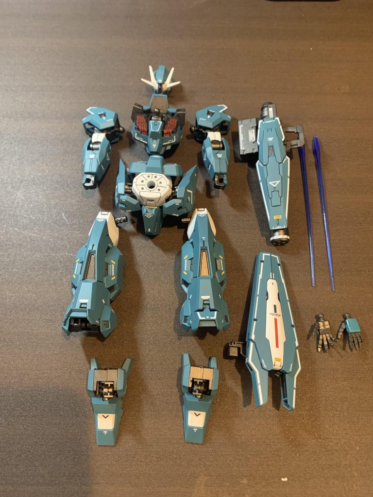 最終組み立て前です。組み立てはかなりしやすいキットです。