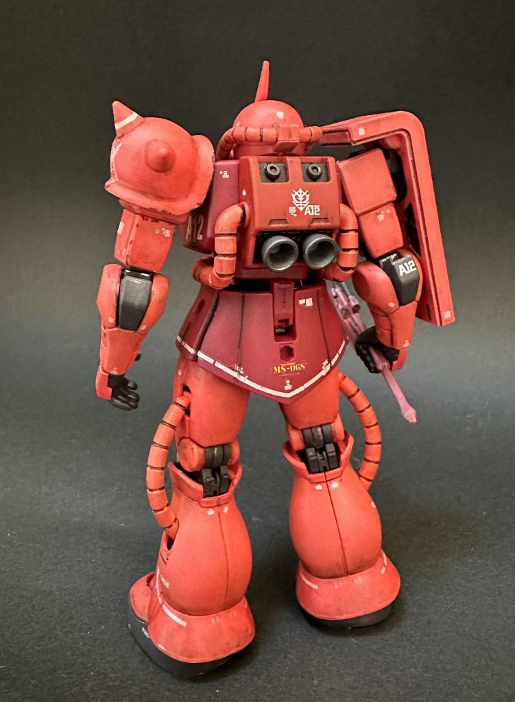 アニメっぽい風合いをイメージして足元から暗くなる感じで陰をつけました。アニメイメージで武器はピンクのヒートホークを。