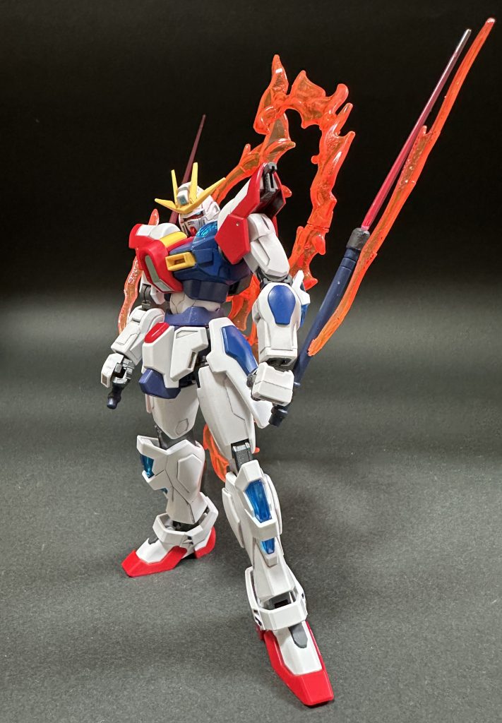 ブレイジングガンダムから拝借して大小のトンファーを装備させています。バーニングビームトンファー、といったところでしょうか。