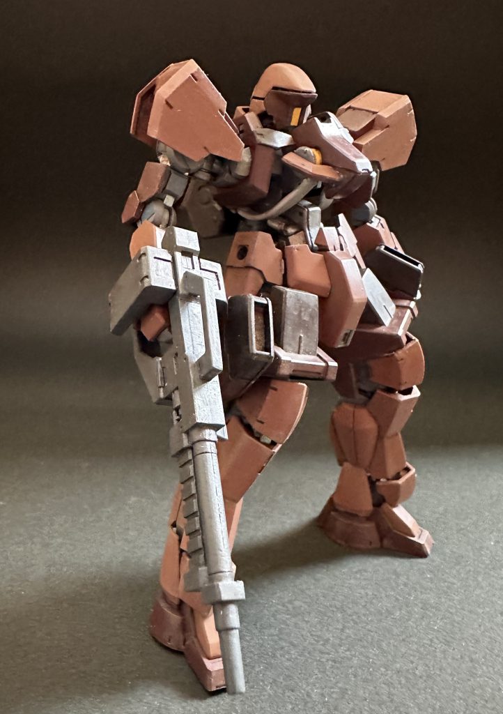 地上戦用ということで、あまりばっちくならない程度に足元からウェザリングをしました。