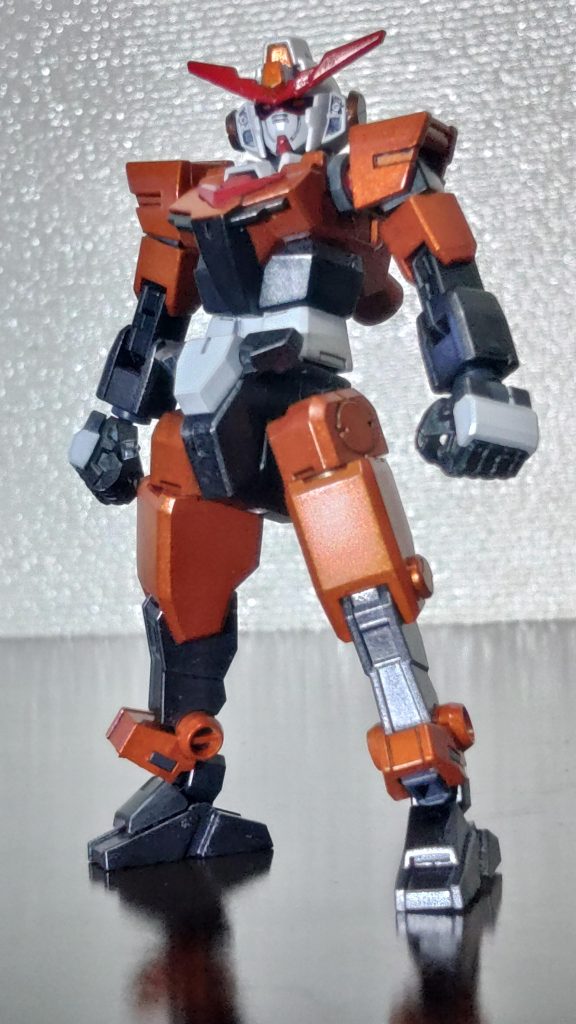 「シンフォニックガンダム(モデル天羽奏)」シンフォニックガンダムの3番機で初期型故に出力が安定しない。ある戦闘により木っ端微塵に爆散しているのを後に改修され復元されることになる。モデルになっている奏さんはアニメ第一話冒頭5分ほどで退場してしまうキャラクターですが、度々回想シーンで登場します。