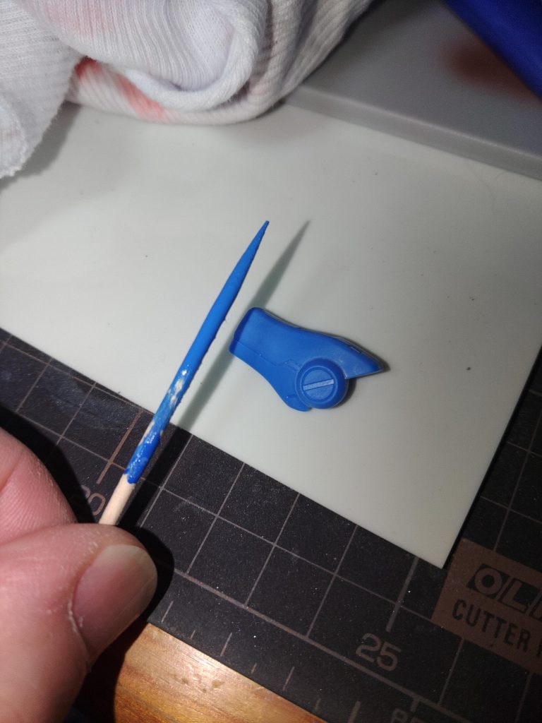 塗料の調色中、塗装前のパーツと寸分違わぬカラーが出来てしまう奇跡ww