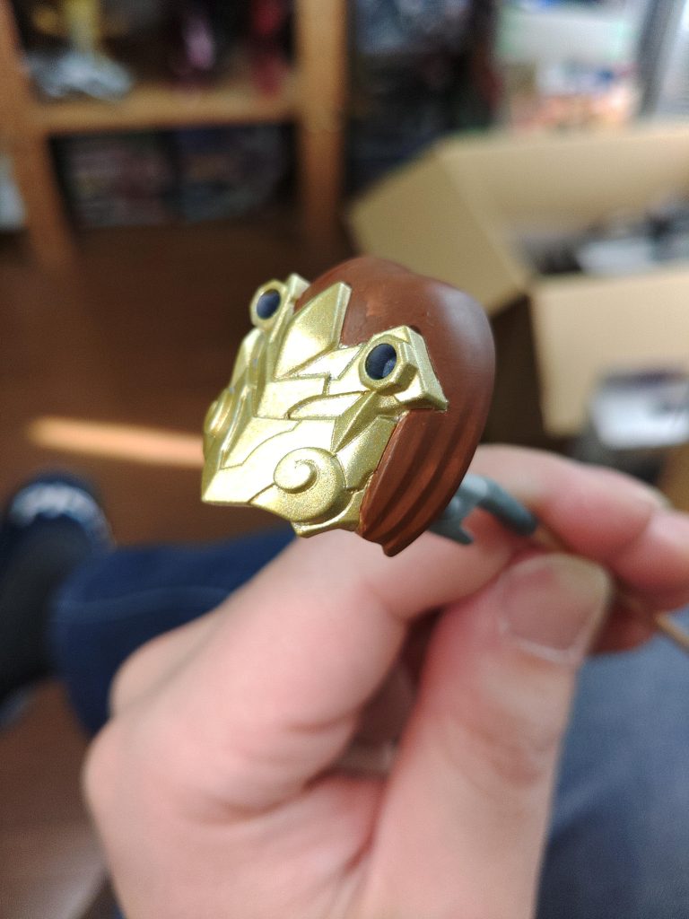 Noマスキングテープ塗り分けタミヤアクリルカラーのゴールドリーフが良い輝きでした