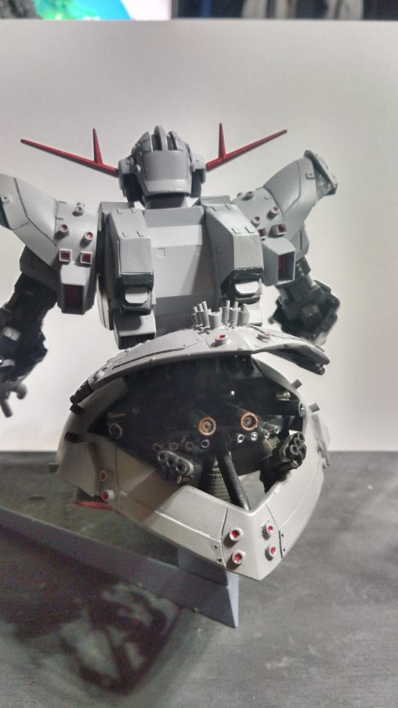 スカート上部は可動式