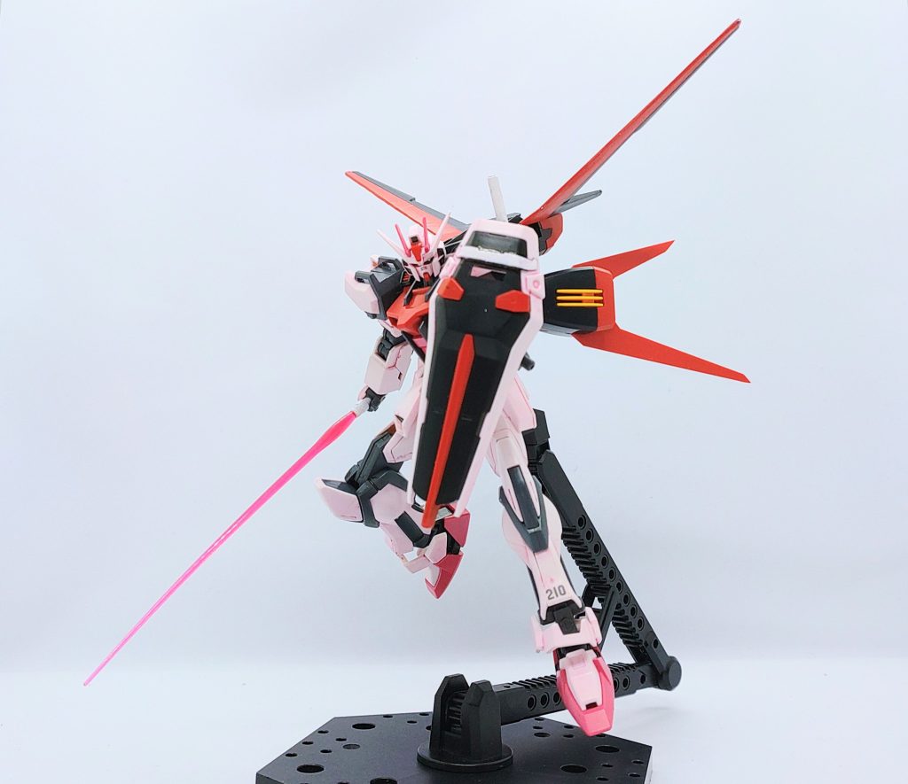 サーベルと盾のセットはやはりカッコ良いですな...