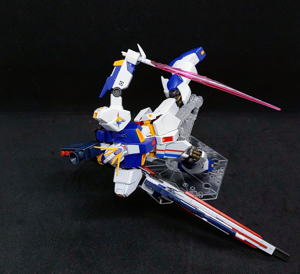 PVのギラ・ドーカを振り向きざまに切るシーンは痺れましたね...