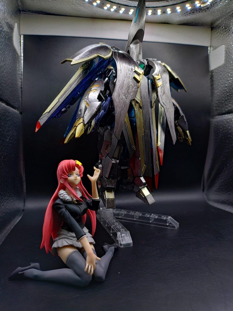 ◯機体概要極秘戦略兵器ANIA(RISING FREEDOM spec:Ⅱ)オーブが極秘設計しているマイティーフリーダムの隠密行動用の改造案のひとつ。以前のストライクフリーダムの改造案のひとつのS.FREEDOM root:0を参考に再設計した機体。本体を女性型にするという大胆な変更があり、平和を願った天使としての意味合いを持つ。設計案はつくられたが、開発費用など様々な問題で廃案となった。