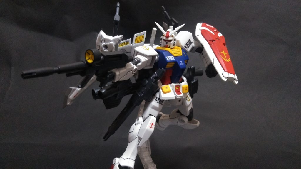 ビームライフル、ハイパーバズーカも装備してのフル装備