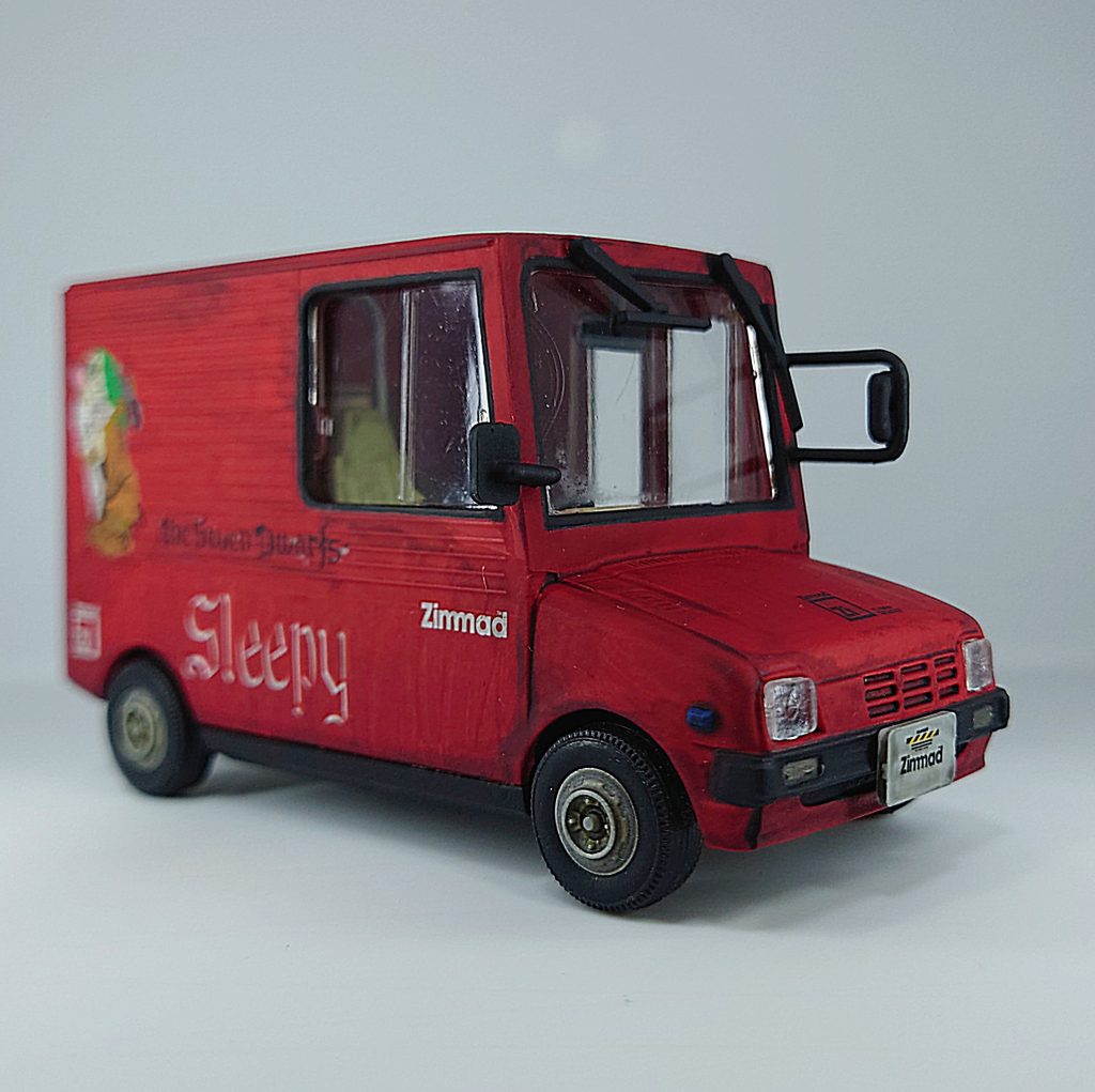 キットは、アリイの1/32オーナーズクラブミラ・ウォークスルーバン