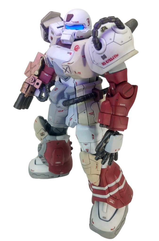 接近戦では、守備モードへこの強化された左肩が😤