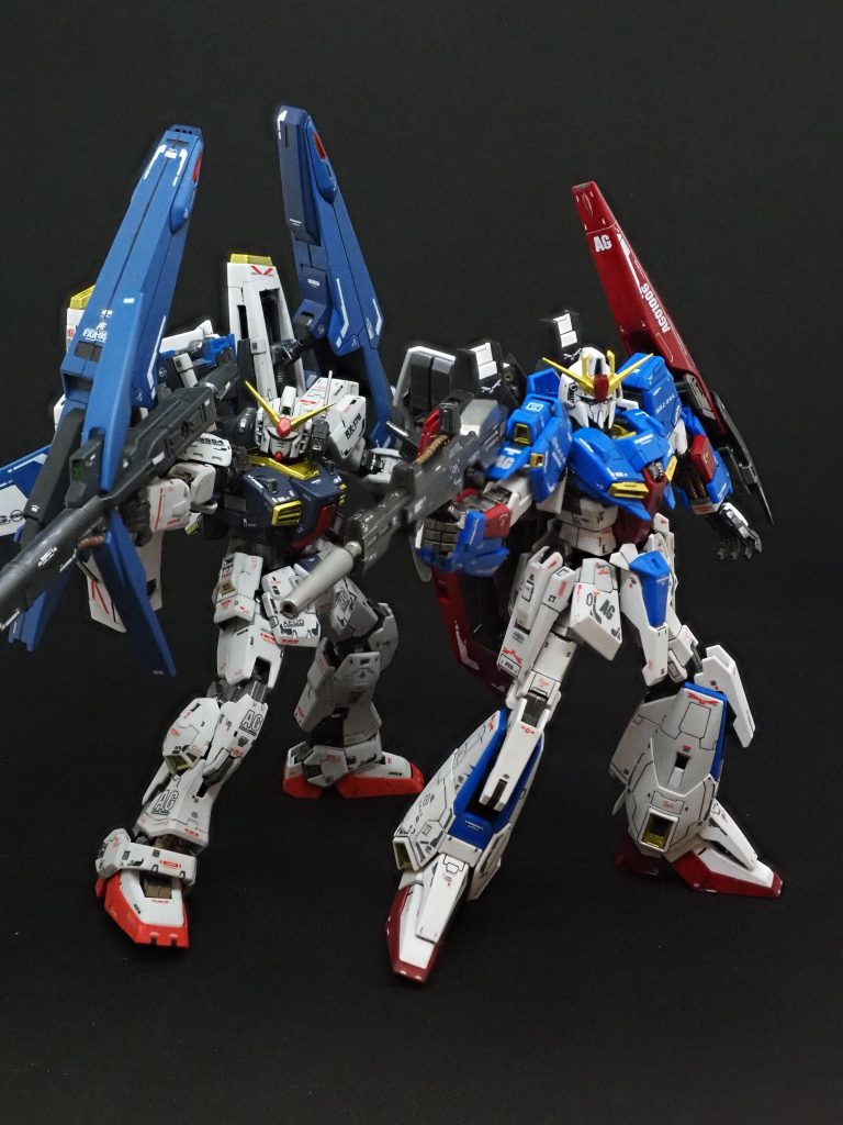 全く同じポーズで仲良く射撃。どちらも甲乙付けがたいかっこよさかと。