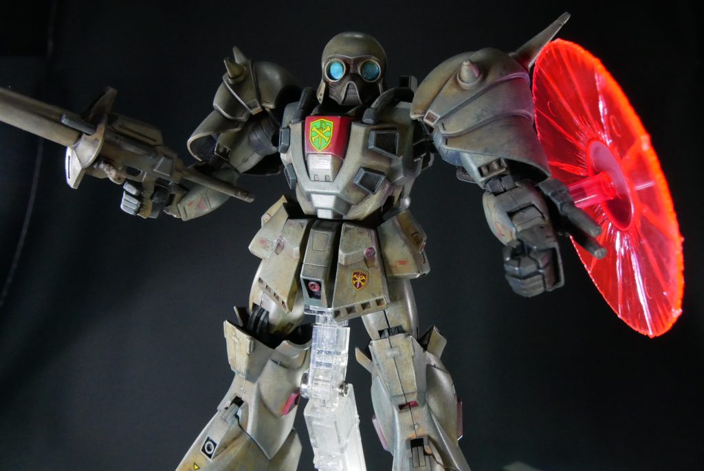 最後まで観ていただいてありがとうございました。もう、本当に笑っちゃうくらいガンプラが入手できないご時世になりましたね。HGUCもフリマなどでみると3千円~なんてざら。平成の頃は、MGがそのくらい。積プラをみたら、連邦使用MGのザクF型が2500円の値札がついていて目をこすりましたw。原油高の影響もあるのかな?再販されても店頭には並ばなくなったし、あとガンダムタイプの商品がとにかく多い!!もっとジオン軍や敵軍の新商品を出してほしい。AmazonでHGUCのゾックがほしくて調べたら8000円以上して目をこすったw。        もーーーー!!!!!個人的にはウクライナ情勢がはじまってから、すべてがおかしくなった気がするのですが、皆さんどうですか?なんかオジサンの愚痴になってきたのでこのくらいでw。以上、デナン・ゾンでした。追伸:リスペクトしていた鳥山明先生や声優のタラコさんにご冥福をお祈りいたします。もうお二人の作品を観れないと思うと悲しい。