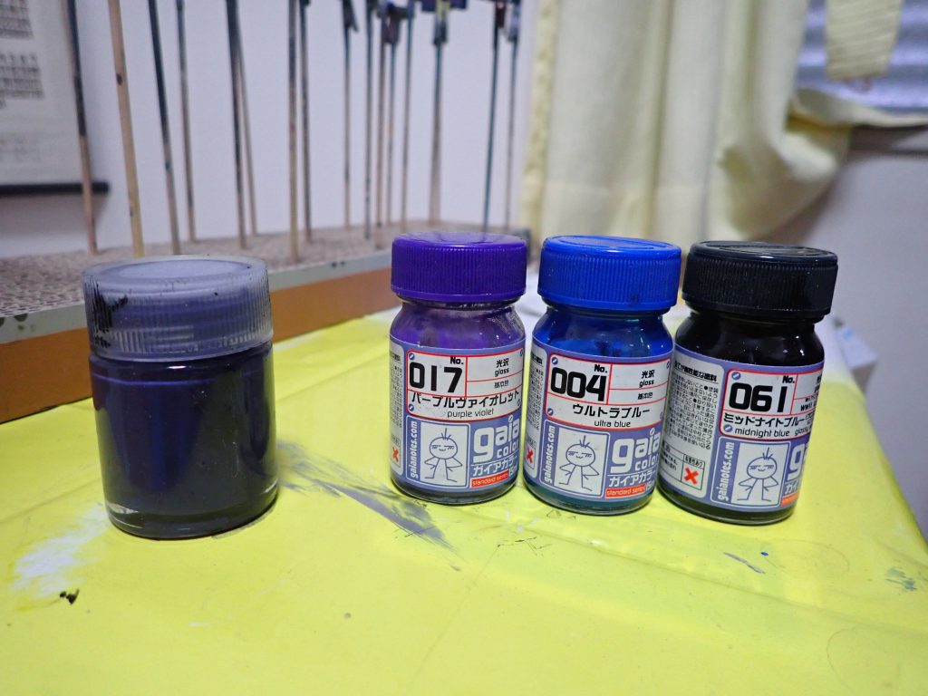 本体の青はこの３色で調色