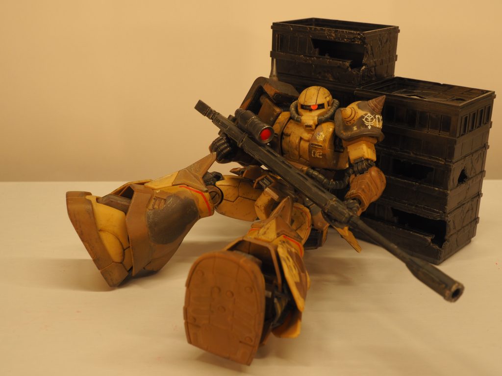 組み立て後、武器持ち手パーツをランナーから切り出さずにそのまま捨てるという大失態をやらかし、”次元ビルドナックルズ”で代用いたしました。(´;ω;｀)組み立てが完全に終わるまで、ランナーは決して捨てないぞ。。。と堅く心に誓いました orz