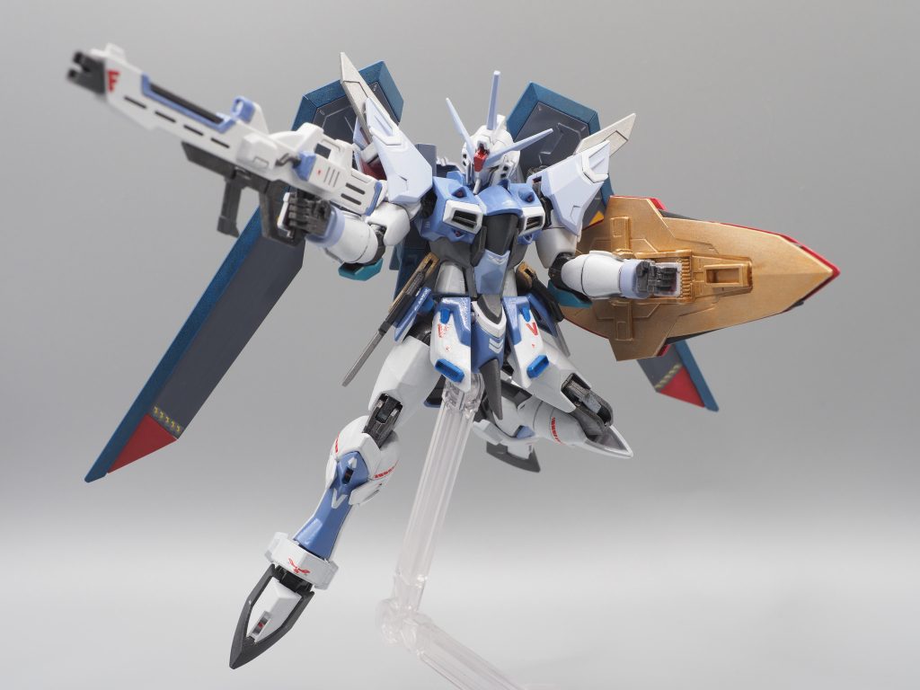 劇中のセリフから、アグネス=ギーベンラートがイモータルジャスティスガンダムに搭乗したら、というifを想像。カラーリングはギャンシュトローム(アグネス機)やアグネスのパイロットスーツを踏襲しました(劇中と設定画、HGプラモの販売ページそれぞれで色味が違うのですが、なんとなく中間的な色味にしています)。