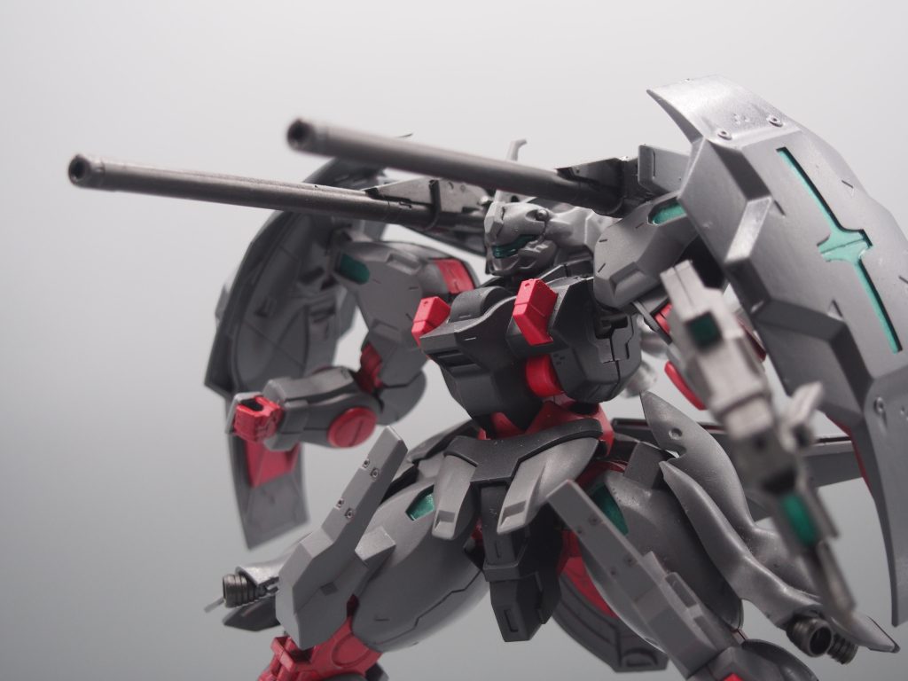 重エネルギー超射程キャノンかつて製作したヴァンガードライトニングより拝借機動力は落ちたが火力が大幅に向上した