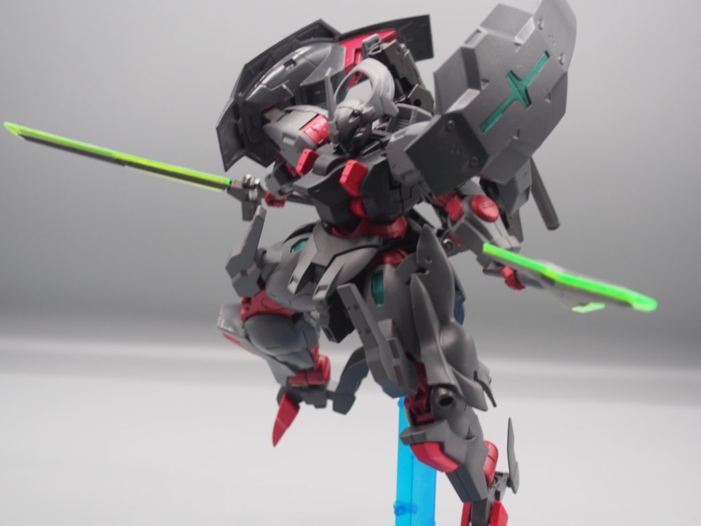 機動力は落ちたがダヤアンビカーの追加により防御力も向上しているため、近接戦闘は得意