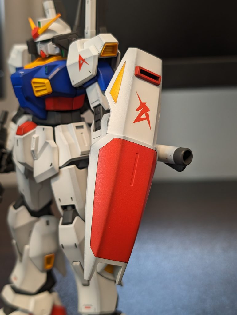 エッジ部に軽い影を表現してあります。