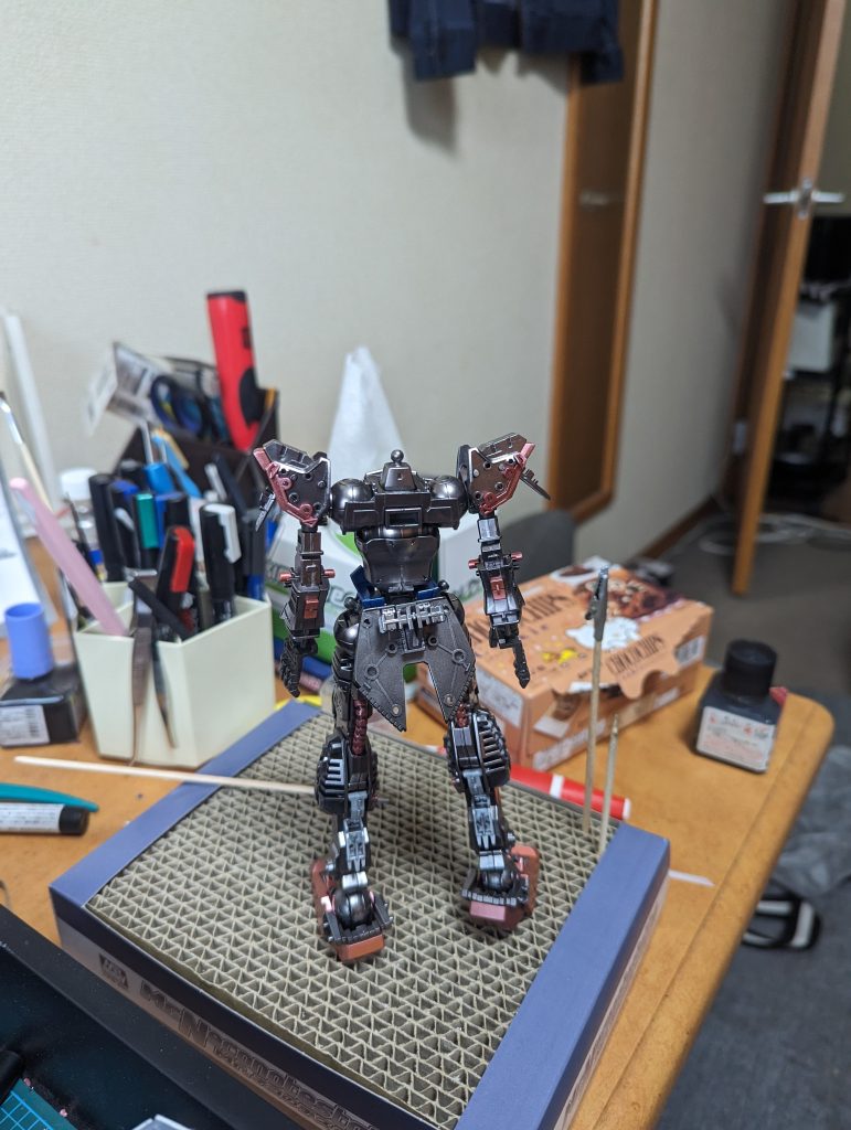 内部フレームも塗装頑張りました。ガンダムマーカー2本分ぐらい使ったのですがそんなに使うものなんですかね？ 