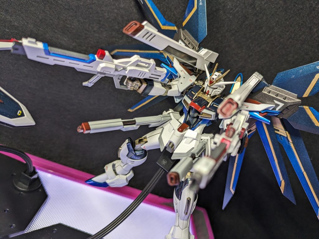 左手のライフルはイモジャから借りてます