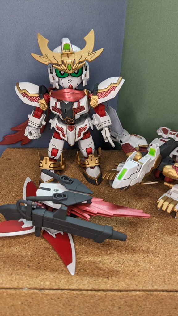 武装させて支援メカっぽくすることも出来たりします!ファンネルなのでパーツがバラバラになって飛んで行って勝手に謎ビーム出して攻撃します。