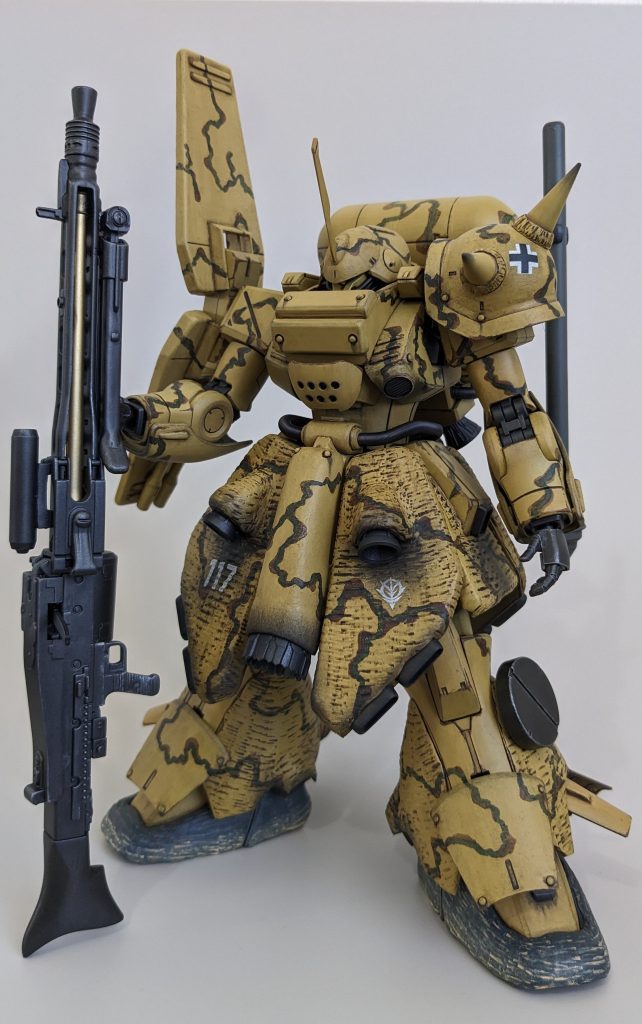 近藤版MSと検索するとトップに出てくる、プロモデラー林哲平氏のギラドーガ紹介ページを参考に制作しました。バーニア、排熱口付近は強めに煤汚れを。汚ならしくならないようにチッピング、ドライブラシなど。デカールはジオンエンブレム、部隊番号のみ。左肩の鉄十字がオサレポイントです😄